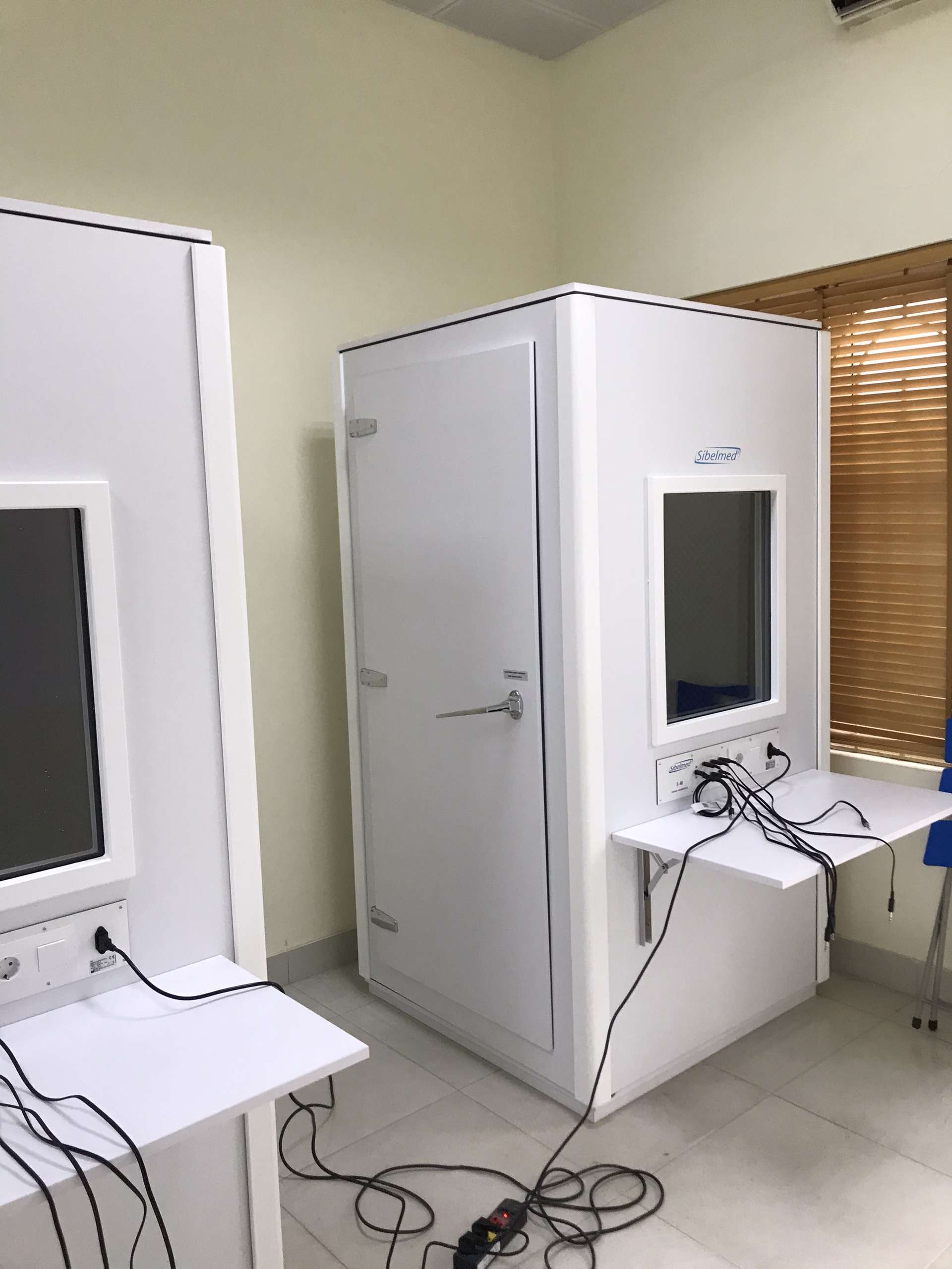 Buồng đo thính lực S40 được kỹ sư Anhngocmedical lắp đặt trực tiếp tại bệnh viện trong nước